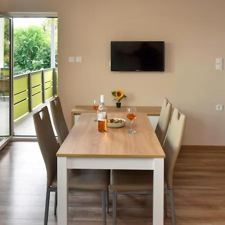 Baberkak Vendeghaz Apartment *